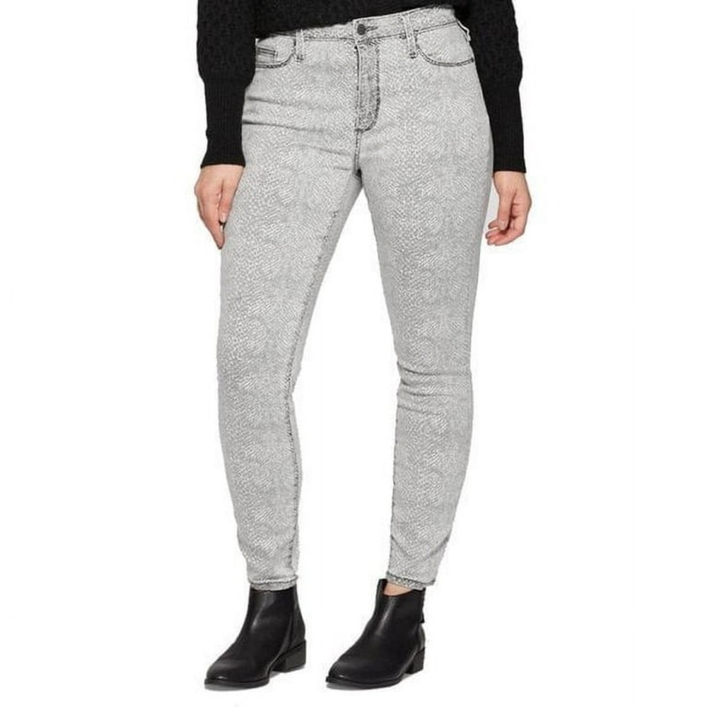Universal Thread Women's Skinny Jean Snakeskin, Light Gray, 18